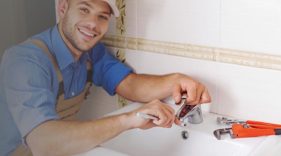 Handle or spout repair in Lakewood, OH